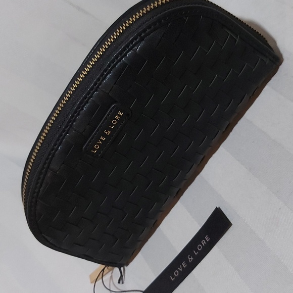 32. LOVE & LORE WALLET NWT! - Picture 2 of 2